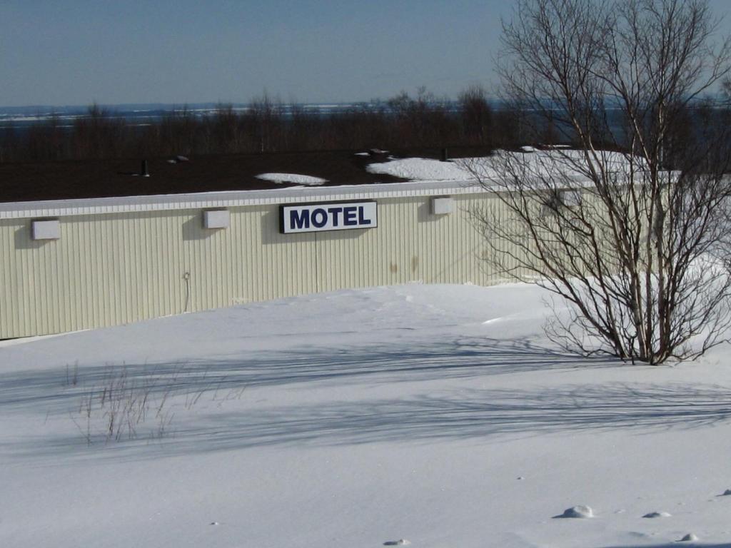 Motel De La Pointe Aux Bouleauxベ・サントカトリーヌ エクステリア 写真