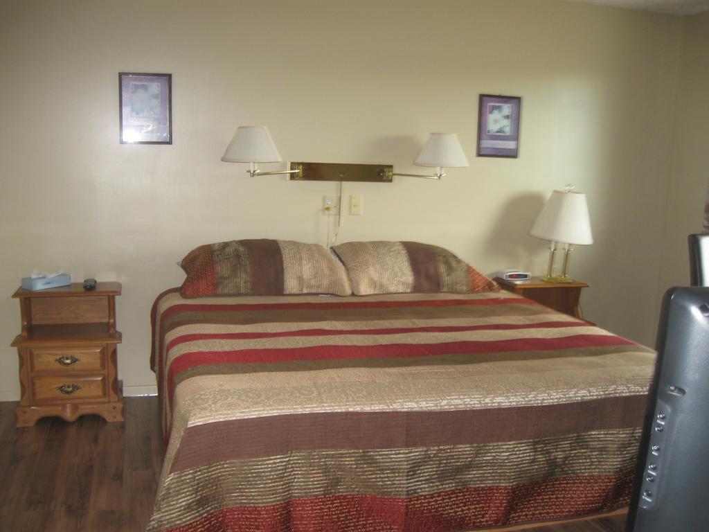 Motel De La Pointe Aux Bouleauxベ・サントカトリーヌ エクステリア 写真