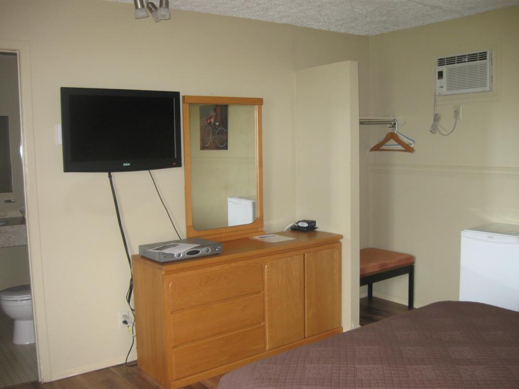 Motel De La Pointe Aux Bouleauxベ・サントカトリーヌ エクステリア 写真