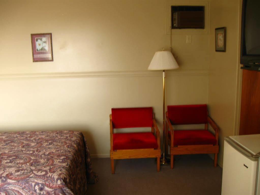 Motel De La Pointe Aux Bouleauxベ・サントカトリーヌ エクステリア 写真