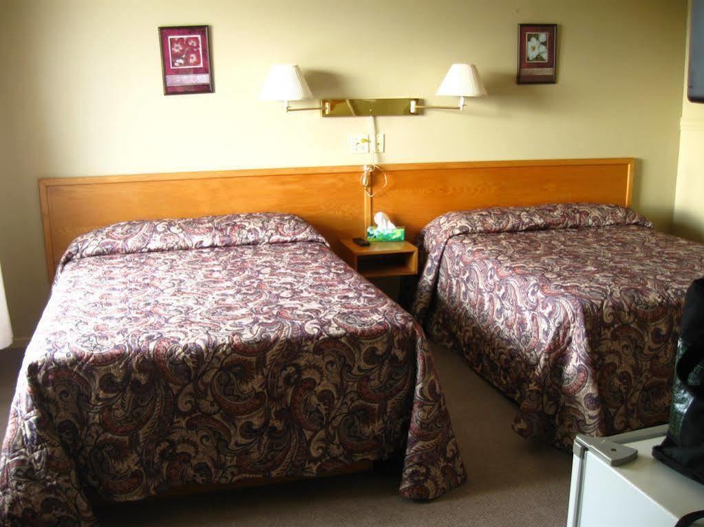 Motel De La Pointe Aux Bouleauxベ・サントカトリーヌ エクステリア 写真